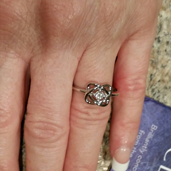 💥Charles & ColvardRound 3.25mm Moissanite Ring - Picture 4 of 7